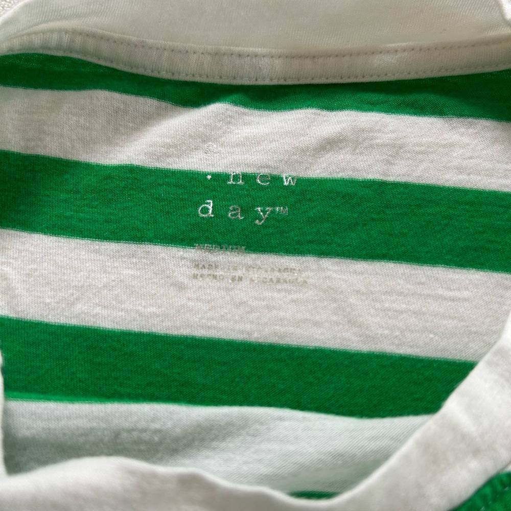 a new day womens Long Sleeve Green and White Striped cropped tee size medium - Picture 4 of 5